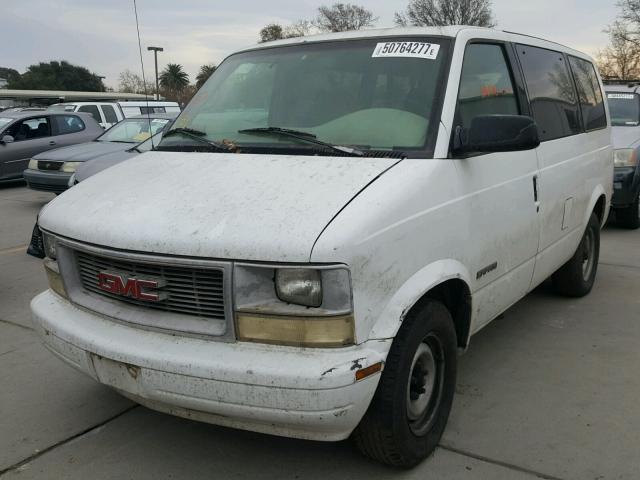 1GKDM19W0YB533070 - 2000 GMC SAFARI XT WHITE photo 2