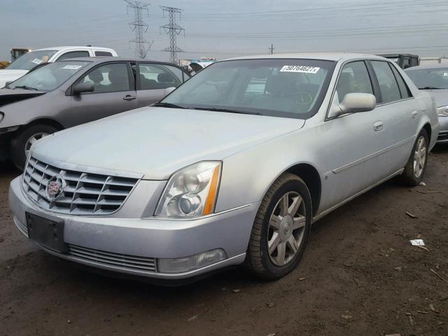 1G6KD57Y67U114998 - 2007 CADILLAC DTS SILVER photo 2