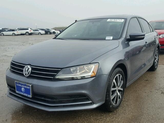 3VWDB7AJ4HM386567 - 2017 VOLKSWAGEN JETTA SE GRAY photo 2