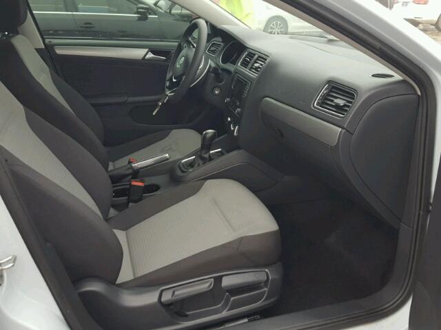 3VW2B7AJ9HM389200 - 2017 VOLKSWAGEN JETTA S 白色 照片 5