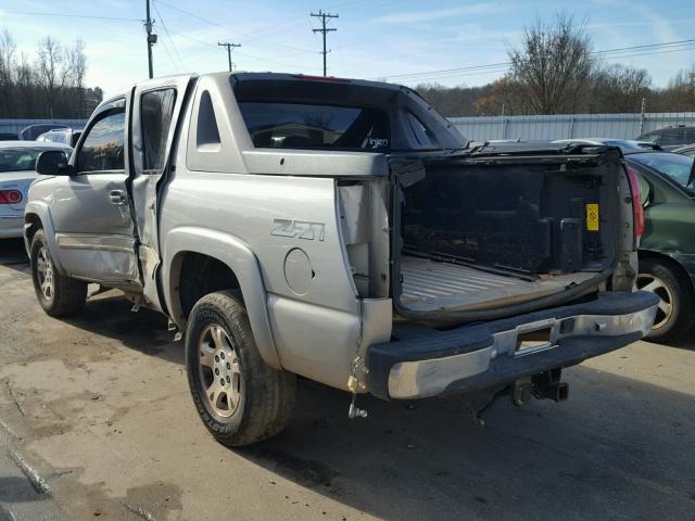 3GNEK12Z55G132456 - 2005 CHEVROLET AVALANCHE TAN photo 3