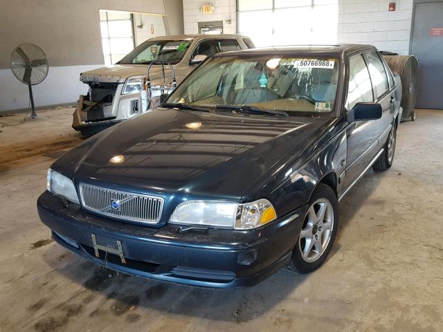 YV1LS55A4X1603621 - 1999 VOLVO S70 GREEN photo 2