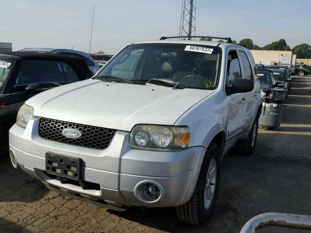 1FMYU95H05KC95182 - 2005 FORD ESCAPE HEV WHITE photo 2