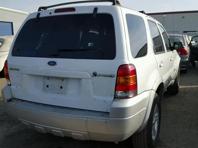 1FMYU95H05KC95182 - 2005 FORD ESCAPE HEV WHITE photo 4