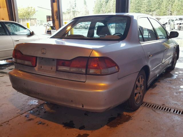 JHMCG56752C031738 - 2002 HONDA ACCORD SE SILVER photo 4