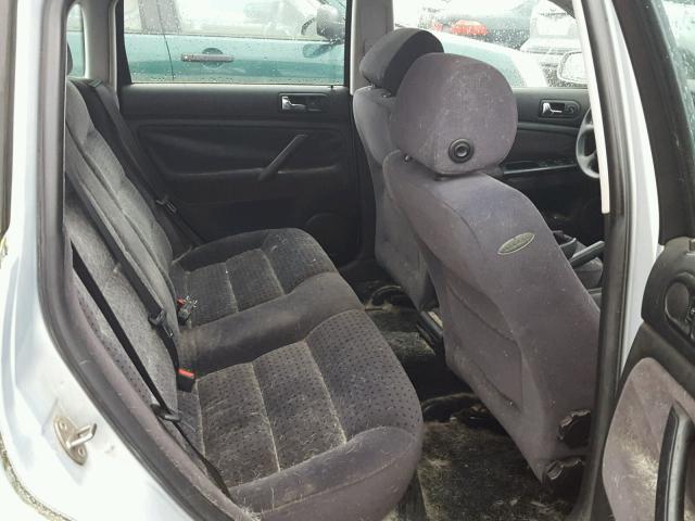 WVWMA23B5YP110536 - 2000 VOLKSWAGEN PASSAT GLS SILVER photo 6