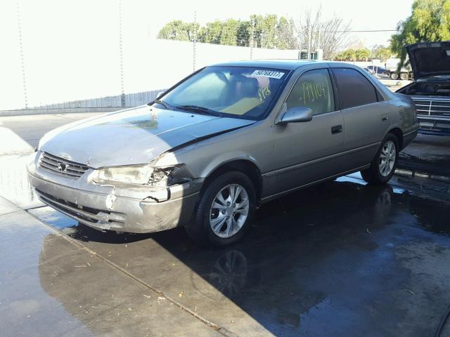 JT2BF22KXV0022444 - 1997 TOYOTA CAMRY LE თაფლისფერი ფოტო 2