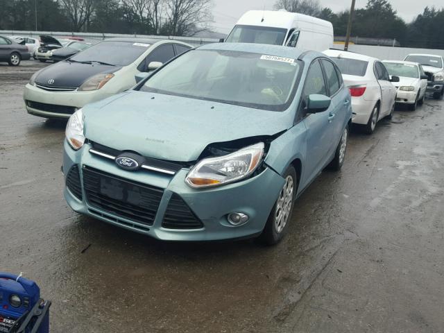 1FAHP3K20CL260471 - 2012 FORD FOCUS SE BLUE photo 2