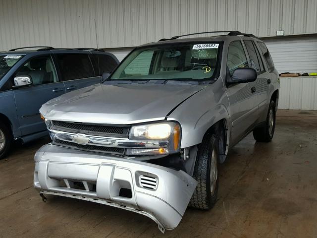 1GNDS13SX62359830 - 2006 CHEVROLET TRAILBLAZE SILVER photo 2