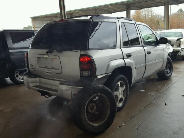 1GNDS13SX62359830 - 2006 CHEVROLET TRAILBLAZE SILVER photo 4