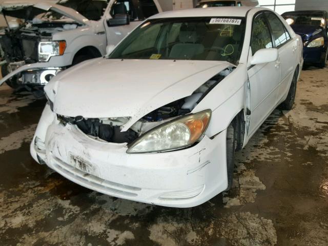 4T1BE32KX4U316980 - 2004 TOYOTA CAMRY LE WHITE photo 2