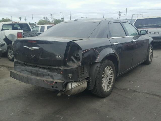 2C3CA1CV8AH320417 - 2010 CHRYSLER 300 TOURIN BLACK photo 4