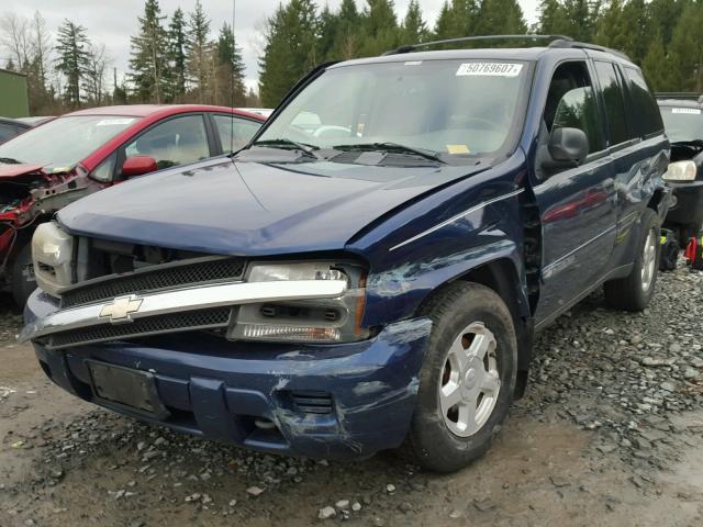 1GNDT13S922493557 - 2002 CHEVROLET TRAILBLAZE BLUE photo 2