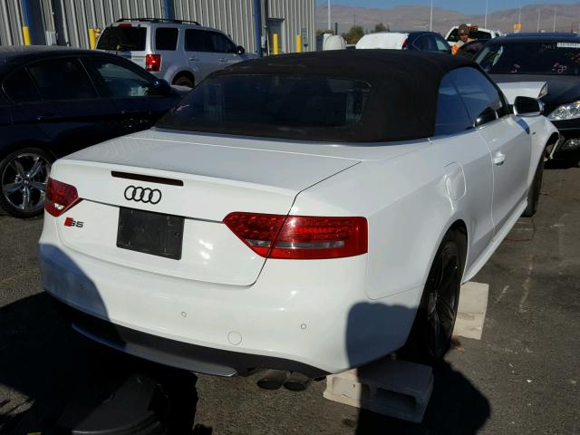 WAUCGAFH1BN001088 - 2011 AUDI S5 PREMIUM WHITE photo 4