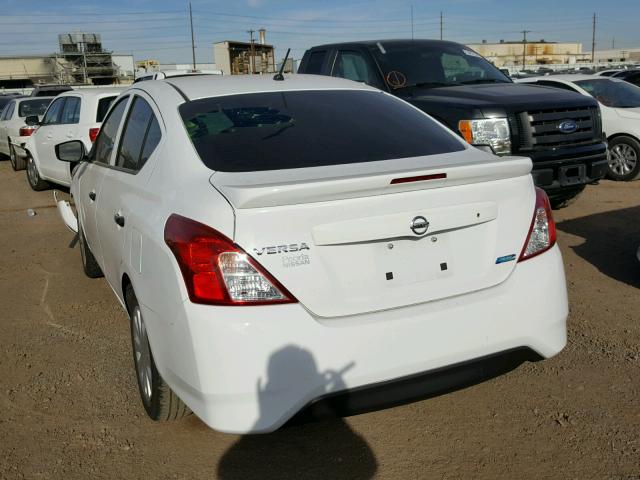 3N1CN7AP8GL811256 - 2016 NISSAN VERSA S WHITE photo 3