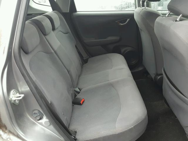 JHMGE872X9S037725 - 2009 HONDA FIT GRAY photo 6