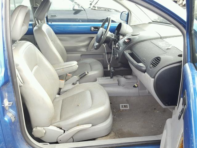 3VWCT21C81M411831 - 2001 VOLKSWAGEN NEW BEETLE 蓝色 照片 5
