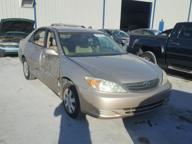 4T1BE32K82U637364 - 2002 TOYOTA CAMRY LE GOLD photo 1