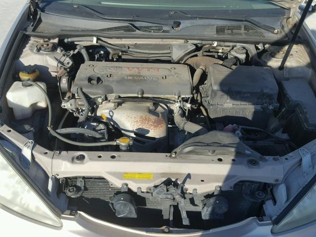 4T1BE32K82U637364 - 2002 TOYOTA CAMRY LE GOLD photo 7