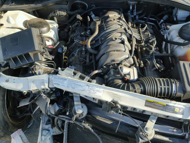 2D4GV58265H652629 - 2005 DODGE MAGNUM R/T CREAM photo 7