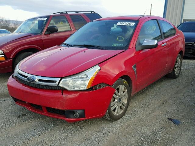 1FAHP33NX8W251792 - 2008 FORD FOCUS SE RED photo 2