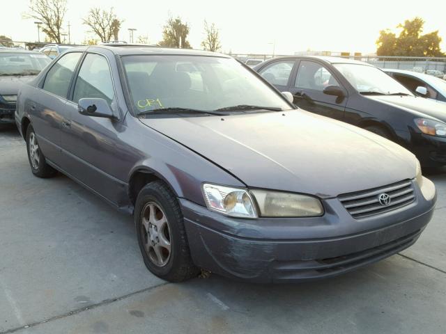 JT2BG28K5X0320391 - 1999 TOYOTA CAMRY LE GRAY photo 1
