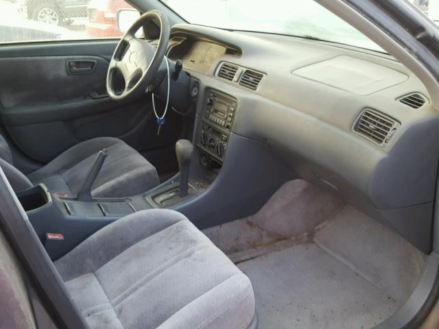 JT2BG28K5X0320391 - 1999 TOYOTA CAMRY LE GRAY photo 5