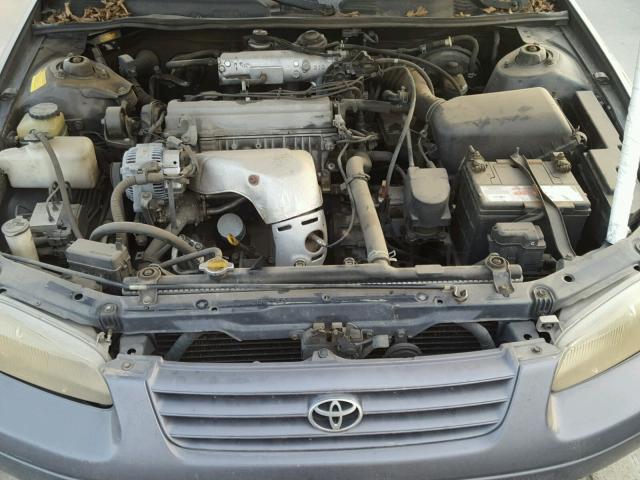 JT2BG28K5X0320391 - 1999 TOYOTA CAMRY LE GRAY photo 7