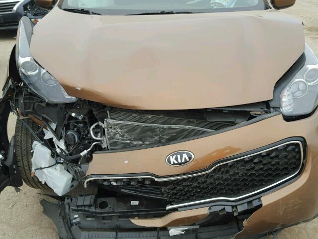 KNDPMCAC8H7267922 - 2017 KIA SPORTAGE L BROWN photo 7