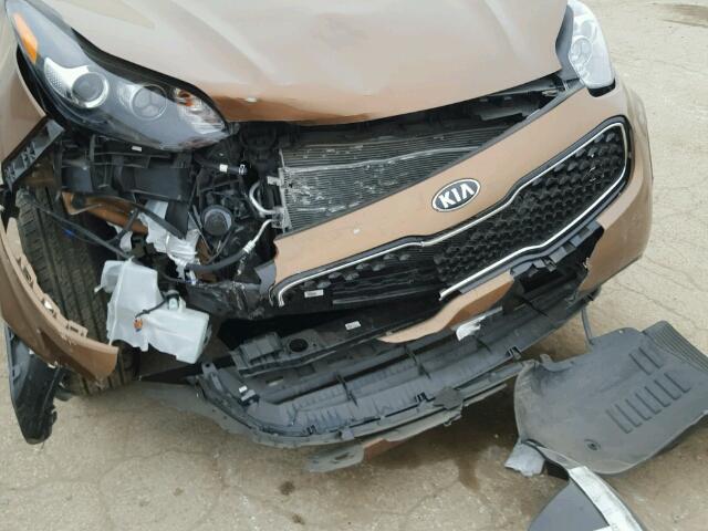 KNDPMCAC8H7267922 - 2017 KIA SPORTAGE L BROWN photo 9