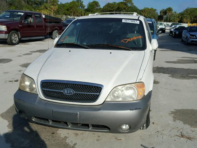 KNDUP132356748682 - 2005 KIA SEDONA EX WHITE photo 9