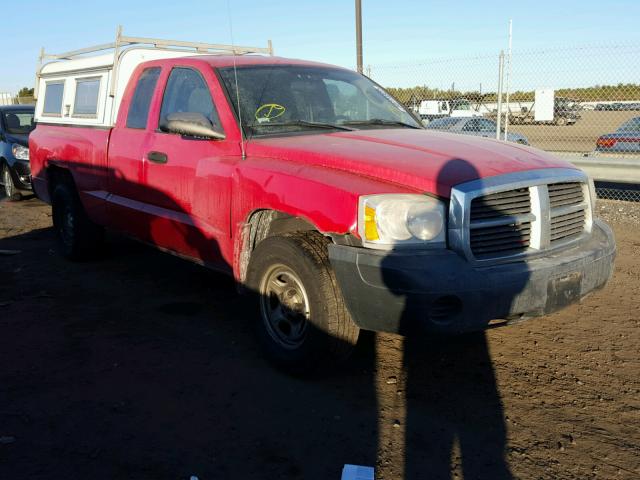 1D7HE22K45S275905 - 2005 DODGE DAKOTA ST RED photo 1