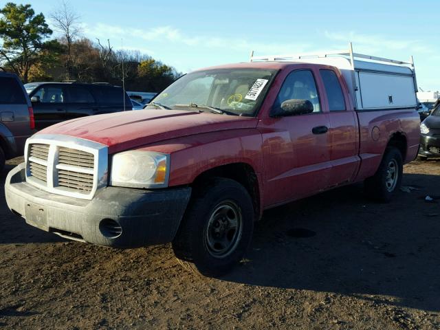 1D7HE22K45S275905 - 2005 DODGE DAKOTA ST RED photo 2