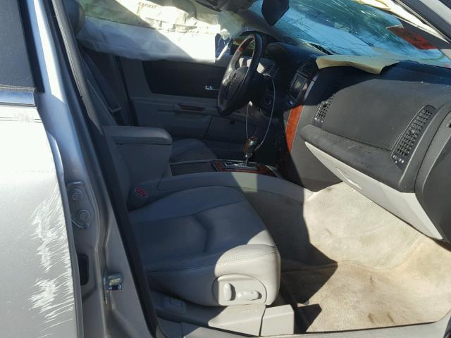 1GYEE63A460220937 - 2006 CADILLAC SRX SILVER photo 5