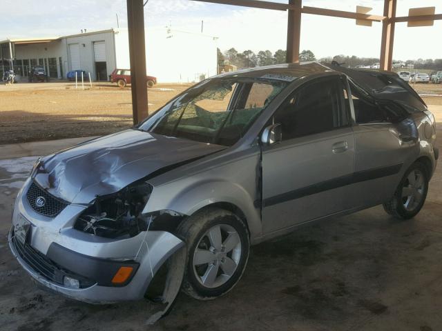 KNADE243796567218 - 2009 KIA RIO 5 SX SILVER photo 2