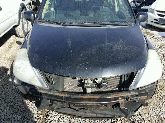 3N1BC13E98L407863 - 2008 NISSAN VERSA S BLACK photo 7