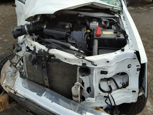 1GCDT196158156109 - 2005 CHEVROLET COLORADO WHITE photo 7