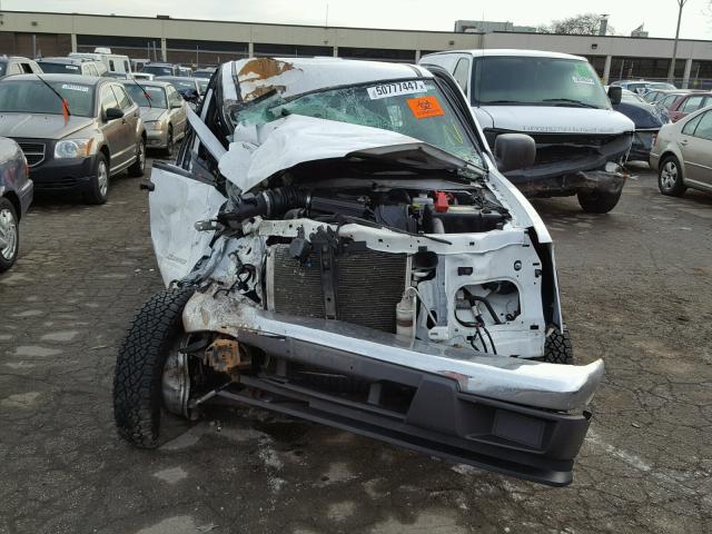 1GCDT196158156109 - 2005 CHEVROLET COLORADO WHITE photo 9