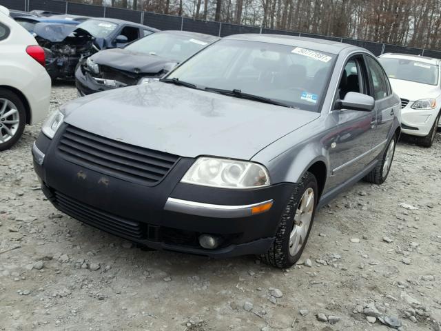 WVWTH63B62P300982 - 2002 VOLKSWAGEN PASSAT GLX GRAY photo 2