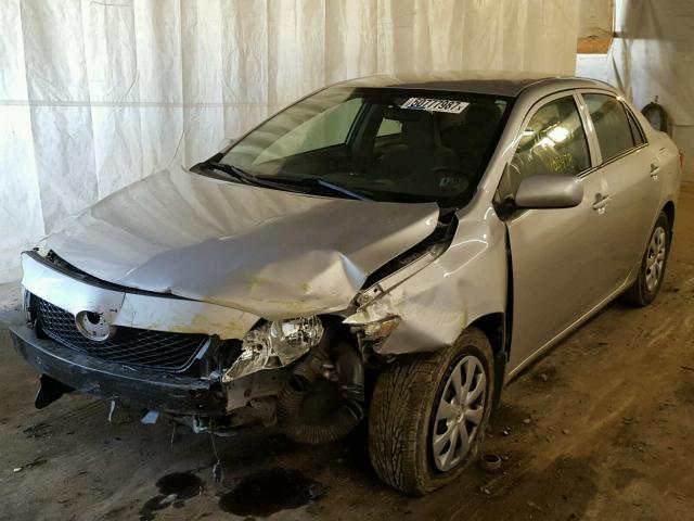 2T1BU4EEXAC254864 - 2010 TOYOTA COROLLA BA SILVER photo 2