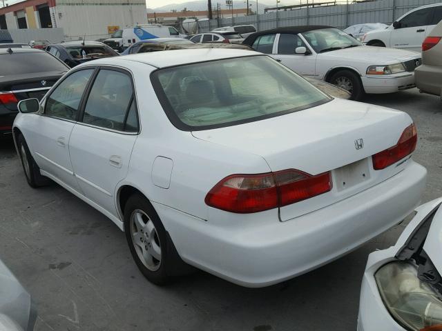 1HGCG1658XA003901 - 1999 HONDA ACCORD EX WHITE photo 3