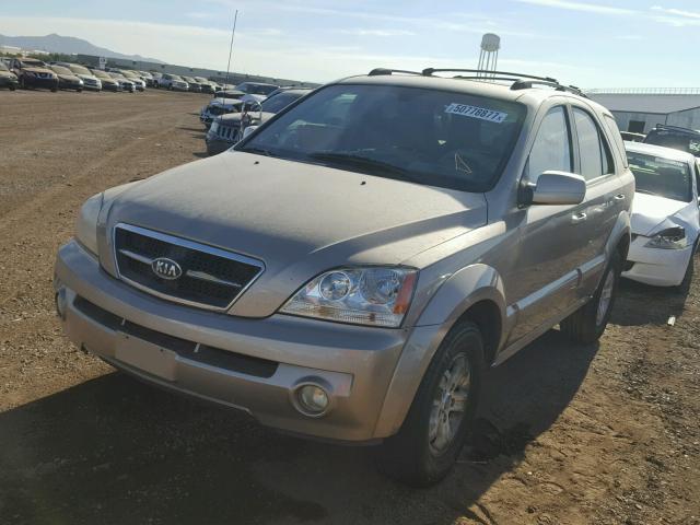 KNDJC733445316438 - 2004 KIA SORENTO EX GOLD photo 2