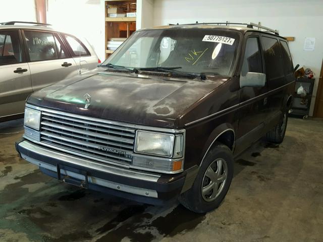 2P4FH25K1LR634917 - 1990 PLYMOUTH VOYAGER MAROON photo 2