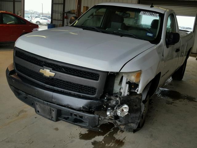 1GCEC14C77E516960 - 2007 CHEVROLET SILVERADO WHITE photo 2