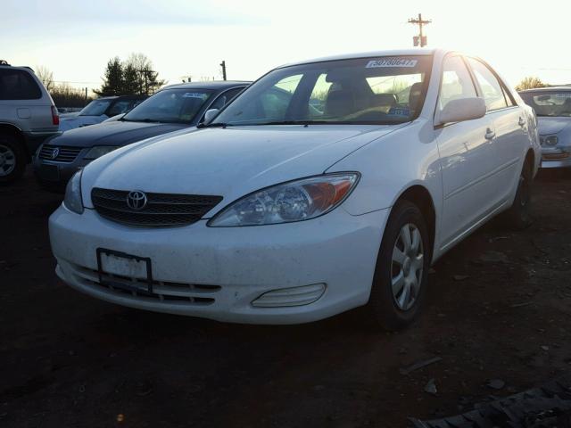 JTDBE32K120049687 - 2002 TOYOTA CAMRY LE თეთრი ფოტო 2