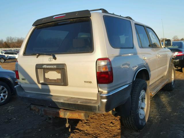 JT3HN86R6W0172443 - 1998 TOYOTA 4RUNNER SR SILVER photo 4