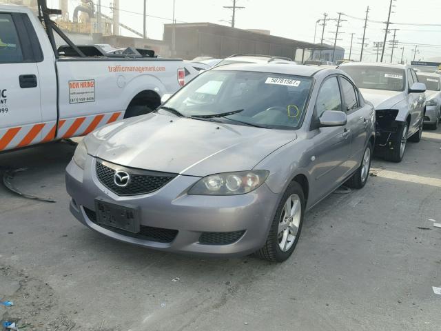 JM1BK12G761507614 - 2006 MAZDA 3 I GRAY photo 2