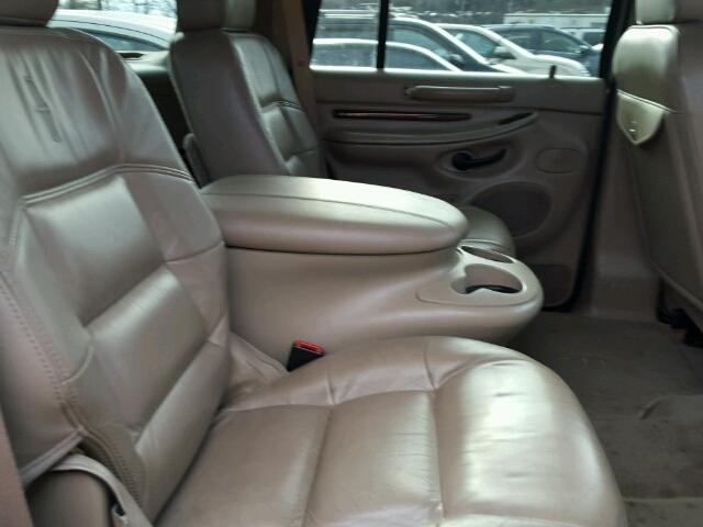 5LMFU28A3YLJ38867 - 2000 LINCOLN NAVIGATOR ბეჟი ფოტო 6
