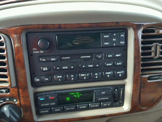 5LMFU28A3YLJ38867 - 2000 LINCOLN NAVIGATOR BEIGE photo 9