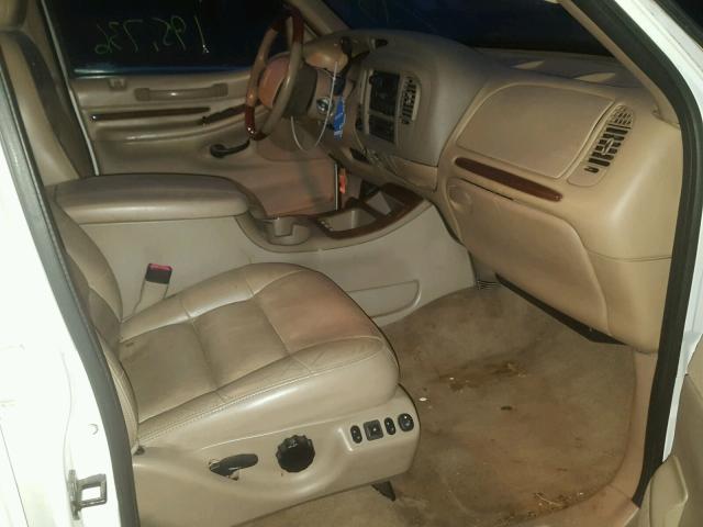 5LMPU28L7WLJ34484 - 1998 LINCOLN NAVIGATOR WHITE photo 5